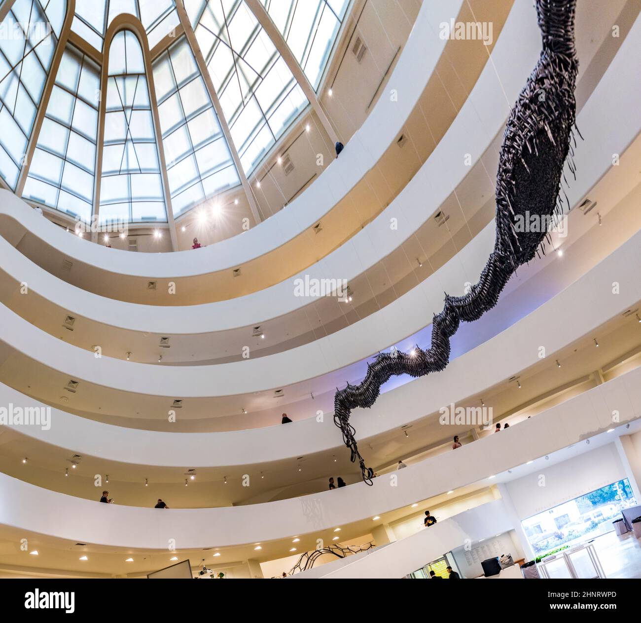 Vue sur la façade du célèbre musée Guggenheim de New York Banque D'Images