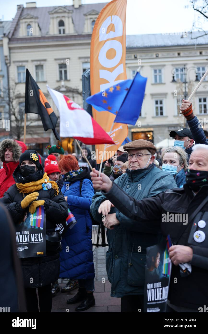 Médias gratuits, personnes gratuites, Pologne gratuite. Manifestation à Cracovie contre la lex TVN Banque D'Images