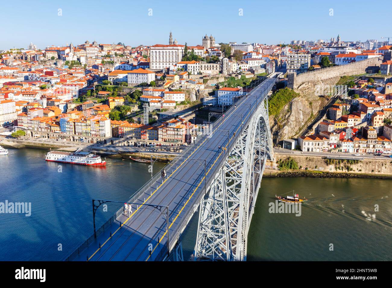 Porto Portugal avec pont Ponte Dom Luis I Douro rivière ville Voyage Banque D'Images
