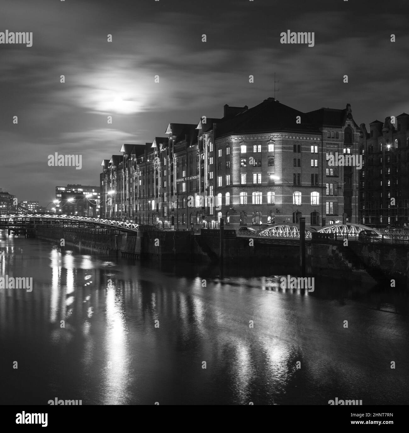 Speicherstadt historique la nuit à Hambourg Banque D'Images