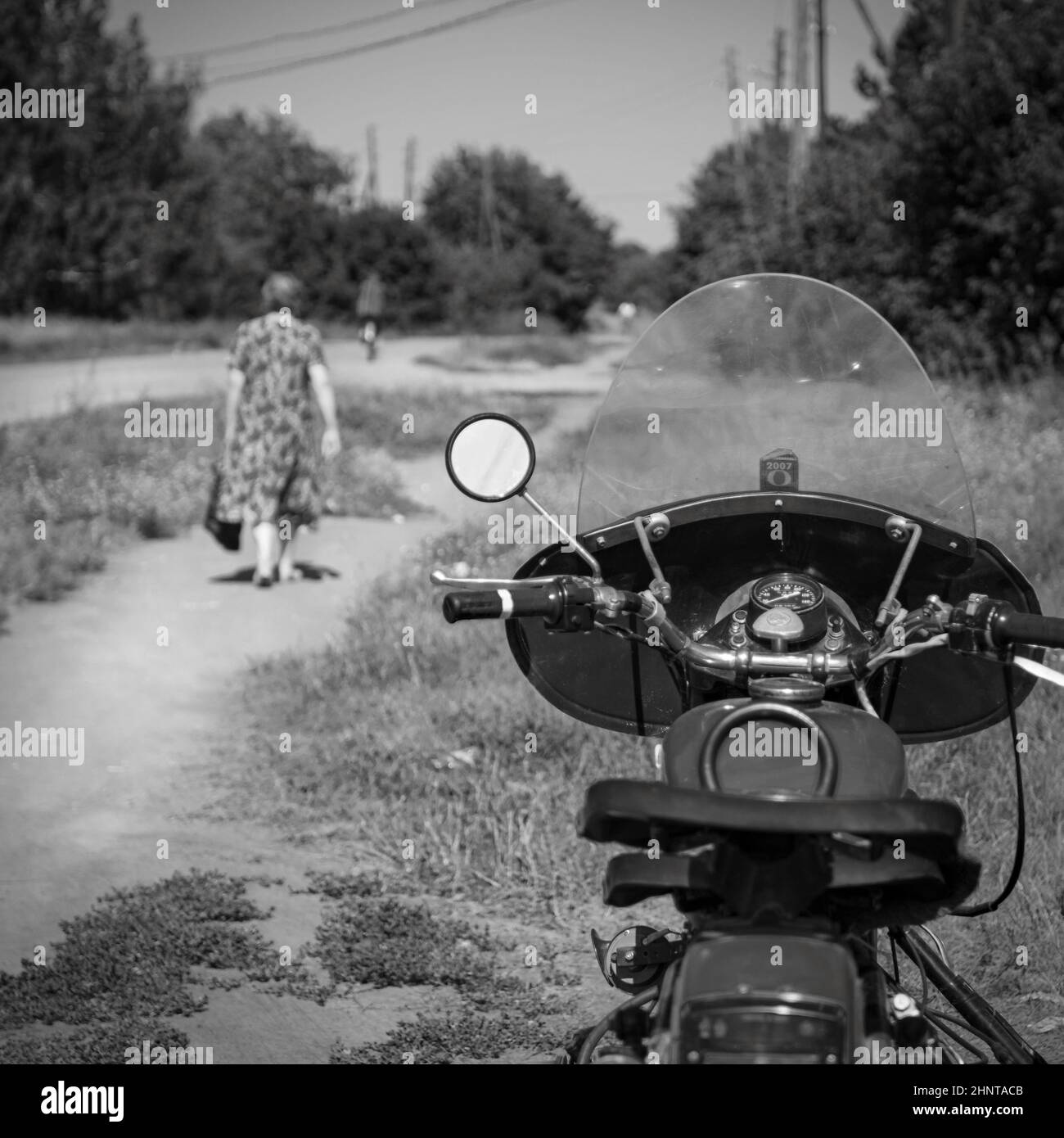18th de juillet 2020, Russie, Altay, moto d'époque avec miroir de derrière Banque D'Images