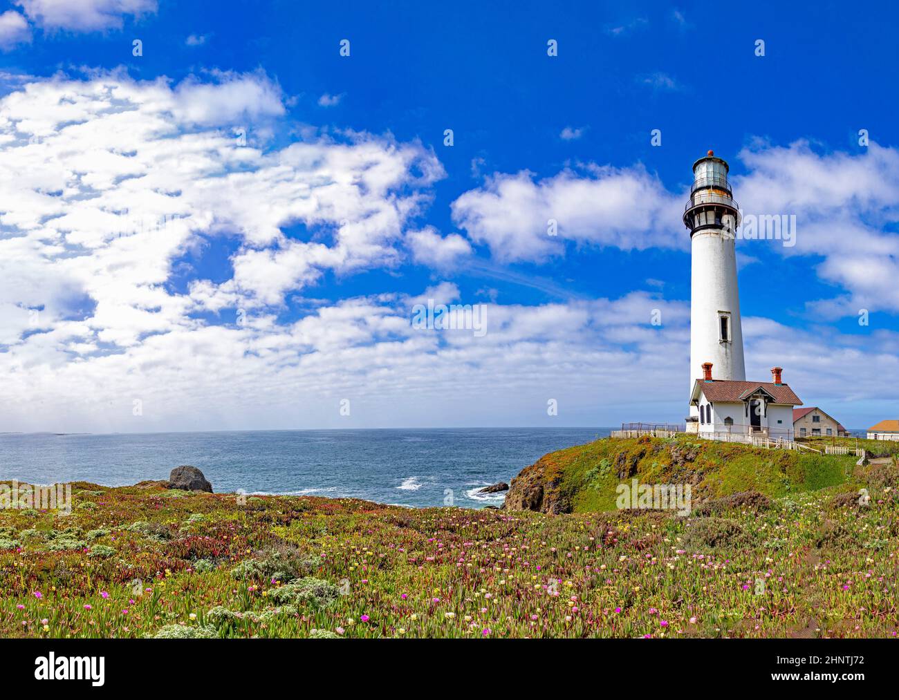 phare de pigeon point sur l'autoroute n° 1 en Californie, États-Unis Banque D'Images