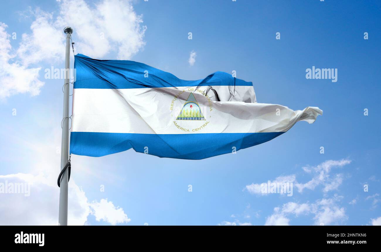 Drapeau du Nicaragua - drapeau de tissu d'ondulation réaliste Banque D'Images