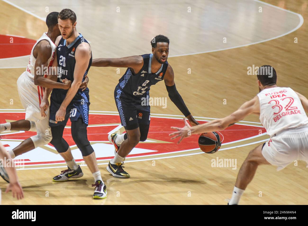 Jordan Lloyd (Zenit) contre Red Star (Belgrade). Basket-ball Euroleage 2021-22 Banque D'Images