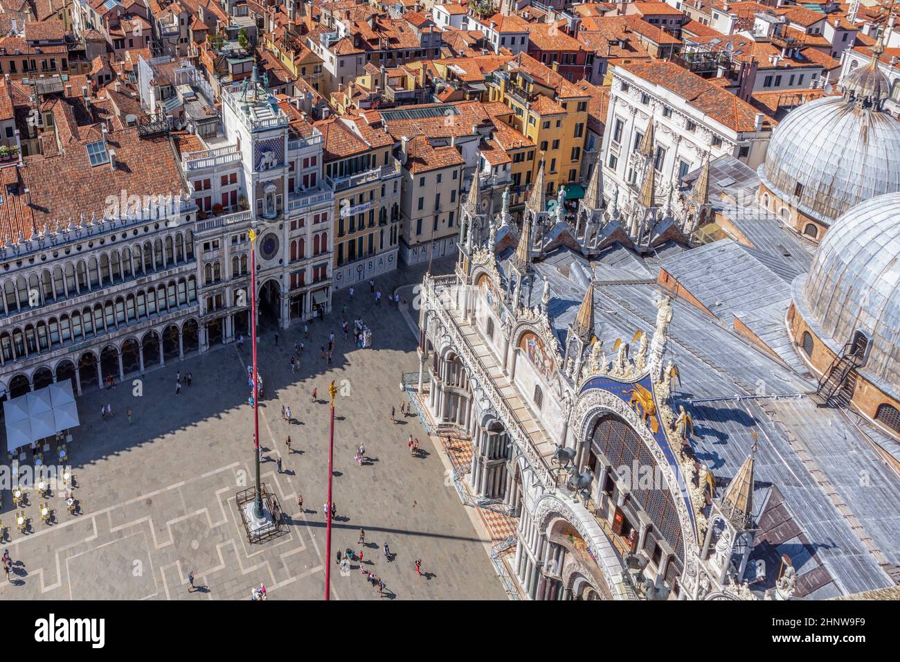 Vue panoramique sur le toit de la cathédrale saint-marc et les gratte-ciel de Venise, Italie Banque D'Images