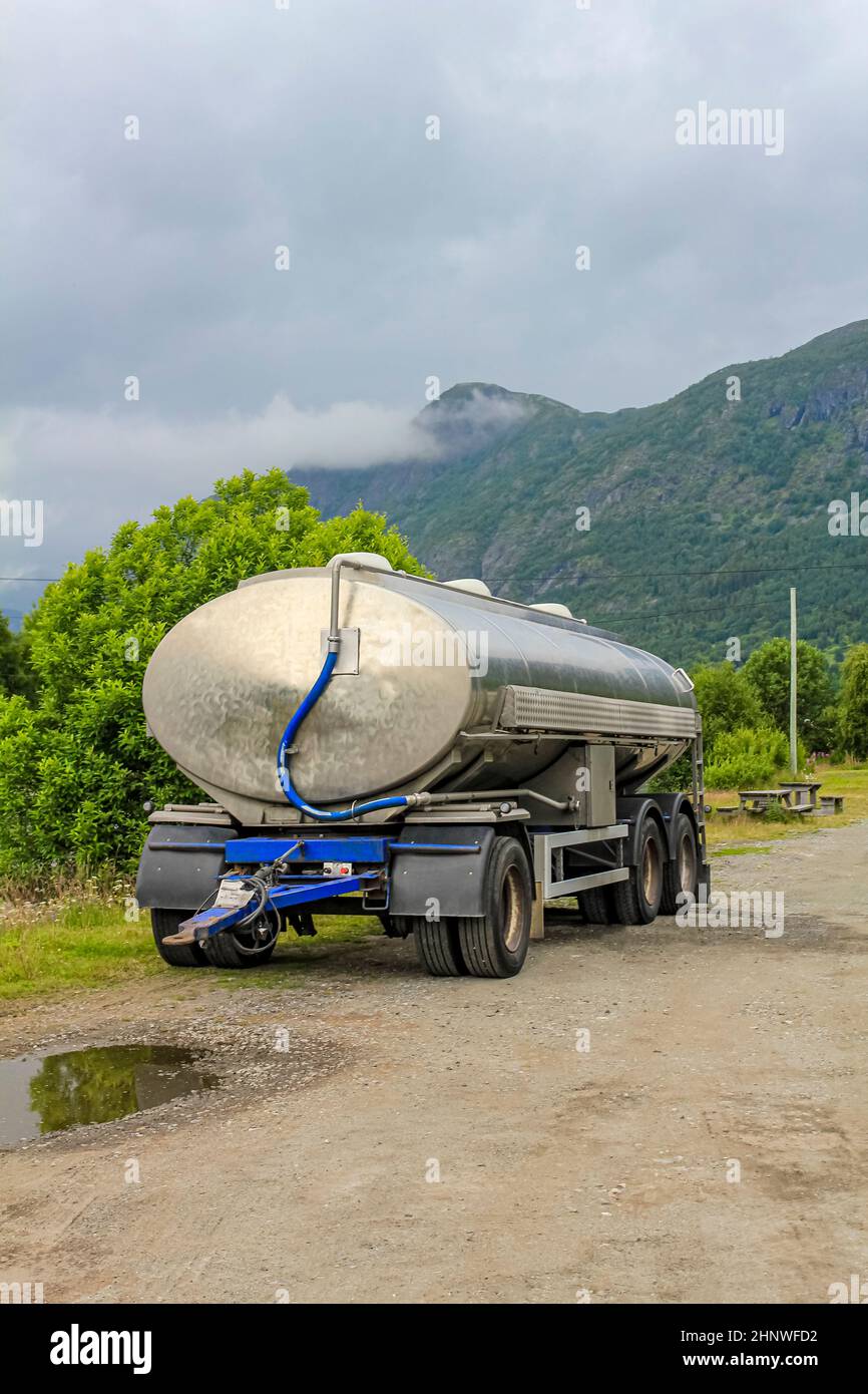 Citerne à lait avec mixeur 110 L AL1003 : La boutique du berger