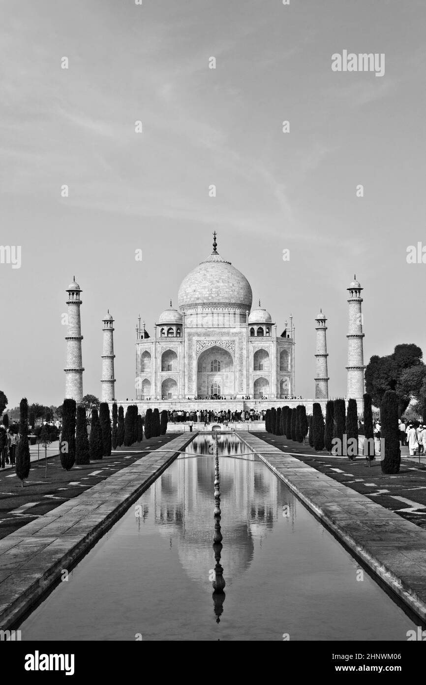 Célèbre Taj Mahal en Inde, Agra en noir et blanc Banque D'Images