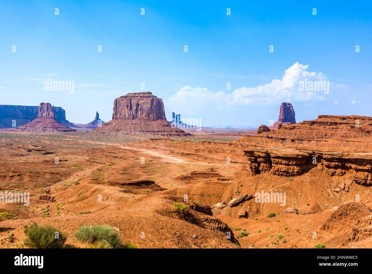 Magnifique paysage avec Camel butte dans la vallée du Monument vu de Jphn Fords place Banque D'Images