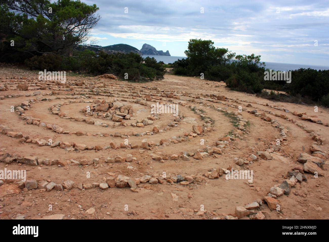 merveilleuse magie pierre spirituelle spirales des hippies sur les côtes d'ibiza et ses tourbillons chamaniques en cercles dans les îles baléares Banque D'Images