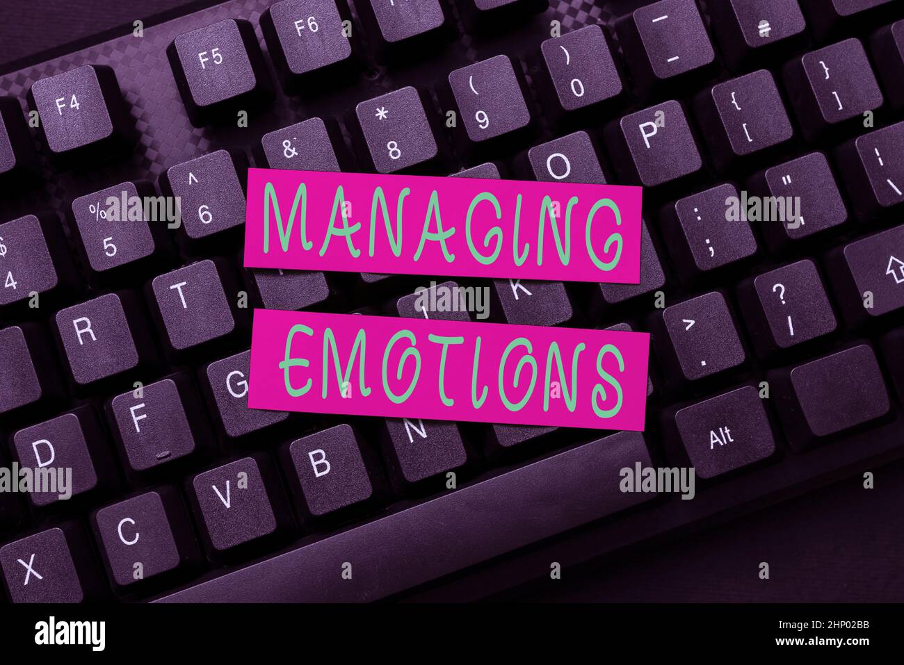 Légende conceptuelle gérer les émotions, le mot pour la capacité être ouvert aux sentiments et les moduler en soi Résumé collecte des indices d'enquête en ligne, Banque D'Images