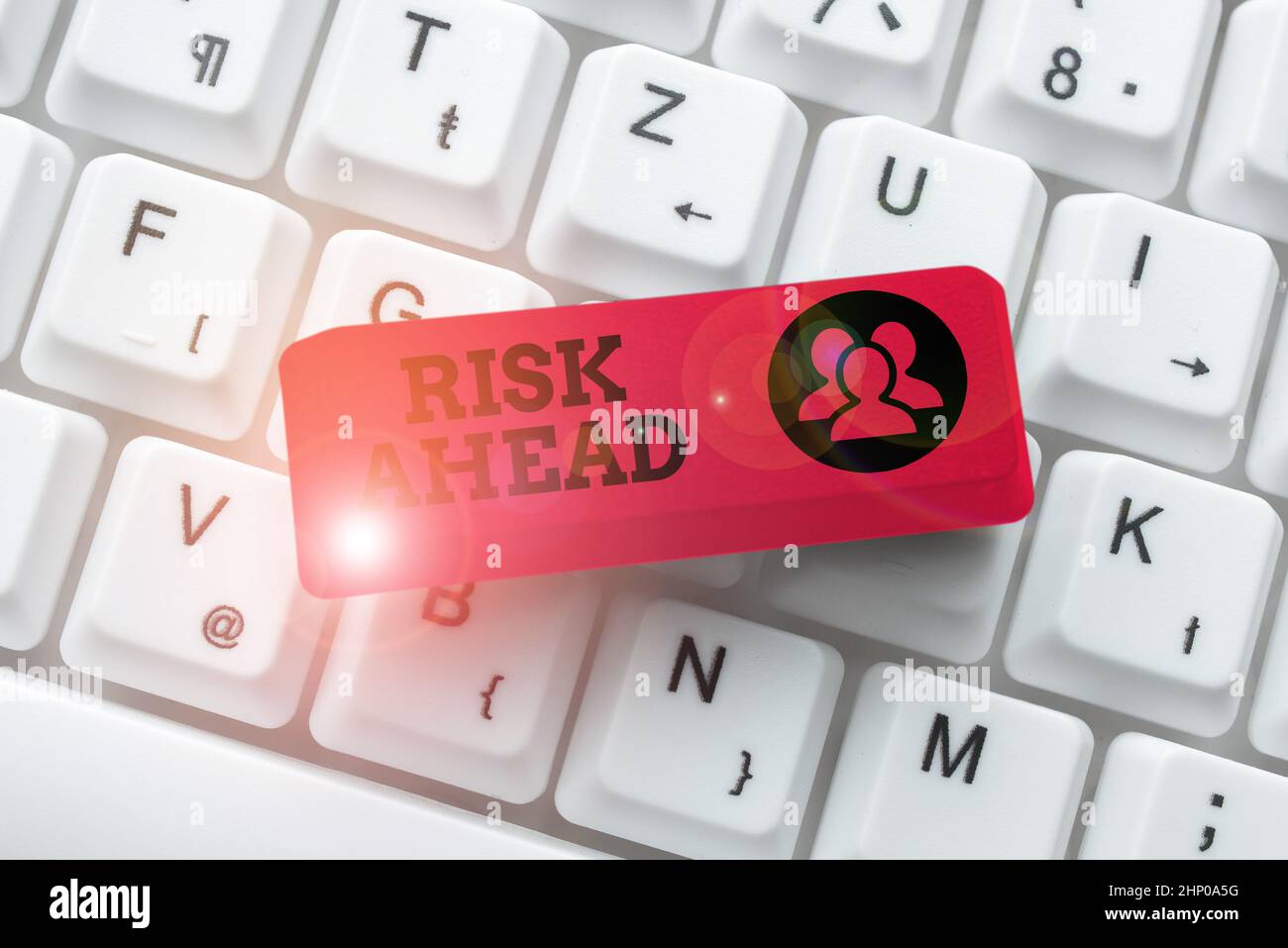 Légende présentant Risk Ahead, Business présente Une probabilité ou une menace de dommages, de responsabilité civile et de perte en consultant l'historique des transactions en ligne Banque D'Images