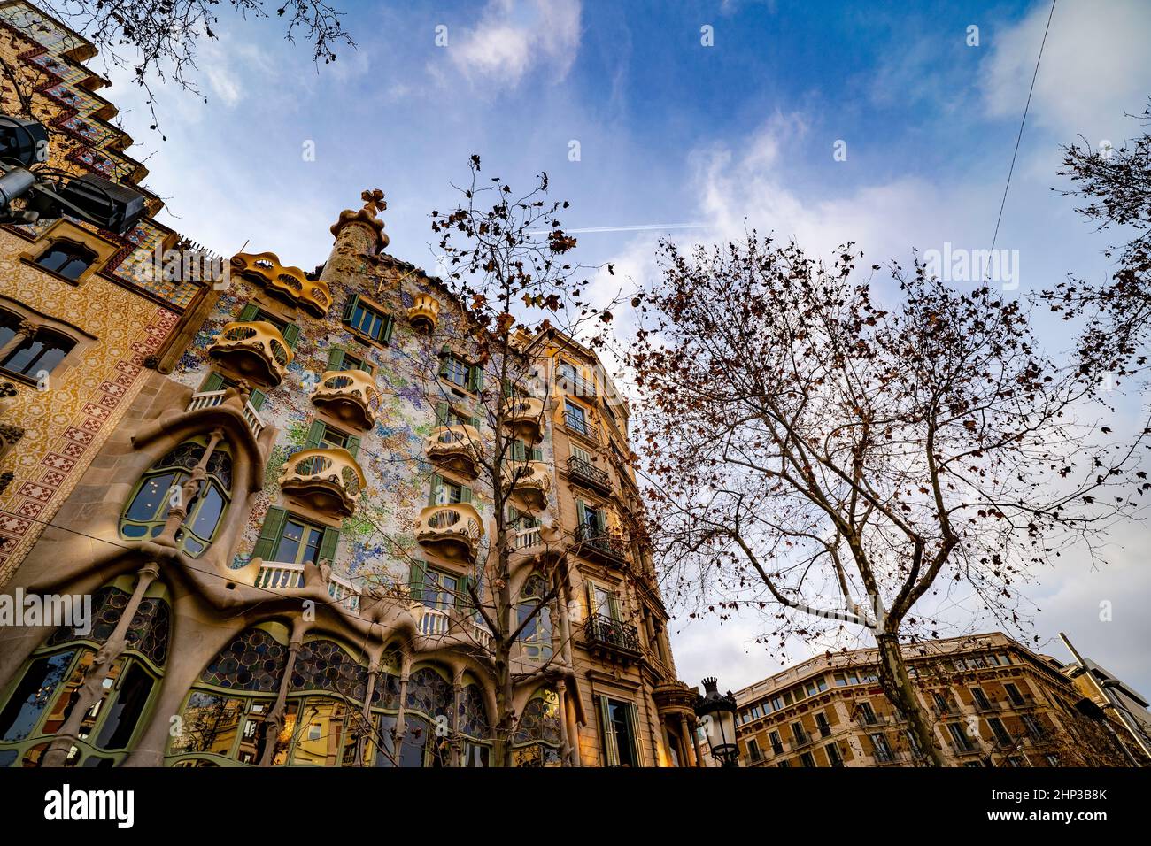 Casa Batllo, une maison sur le Passeig de Gracia de Barcelone, redessinée par l'architecte Antoni Gaudi dans un style moderniste saisissant de 1904 à 1904. Banque D'Images