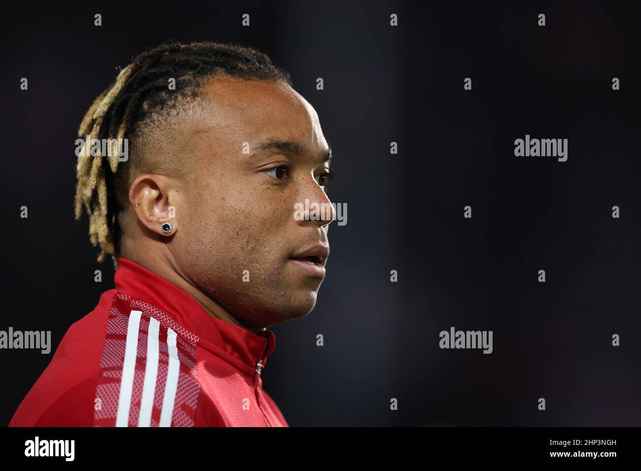 Bergame, Italie, 17th février 2022. Pierre Kunde du FC Olympiacos pendant l'échauffement précédant le match de l'UEFA Europa League au stade Gewiss de Bergame. Crédit photo à lire: Jonathan Moscrop / Sportimage crédit: Sportimage / Alay Live News Banque D'Images