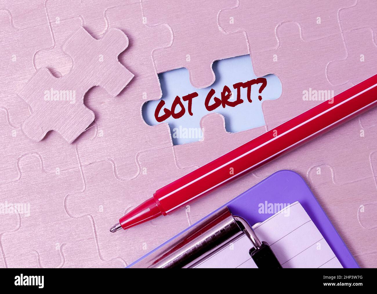 Texte montrant l'inspiration Grit question, idée d'affaires Un travail dur avec la persévérance vers le but désiré construire une Pa Jigsaw blanche non finie Banque D'Images