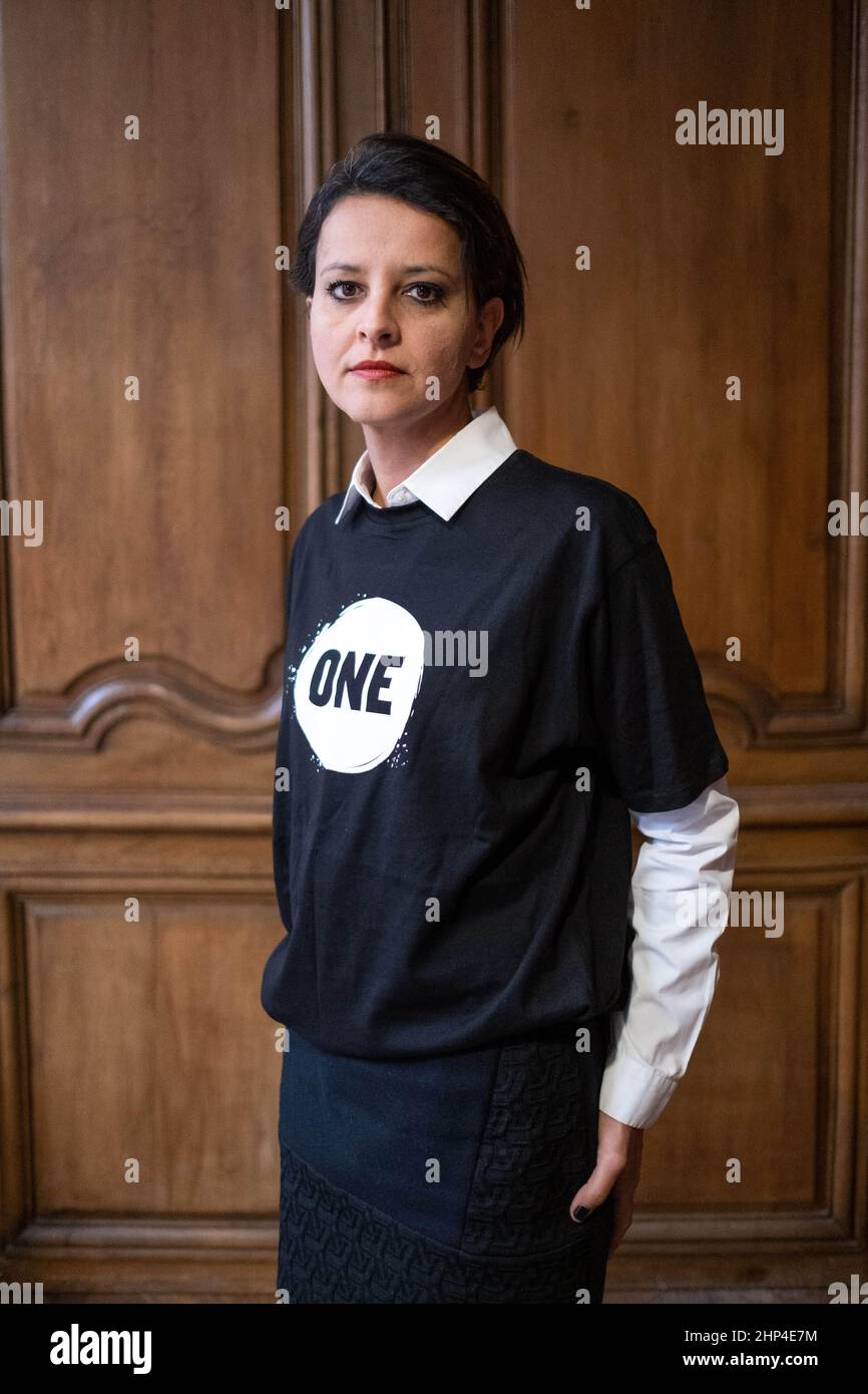 Portrait de Najat Vallaud Belkacem, ancien juriste français et politicien du Parti socialiste qui a été la première femme française à servir de ministre de l'éducation, de l'enseignement supérieur et de la recherche dans les gouvernements des premiers ministres successifs Manuel Valls et Bernard Cazeneuve de 2014 à 2017. France. Banque D'Images