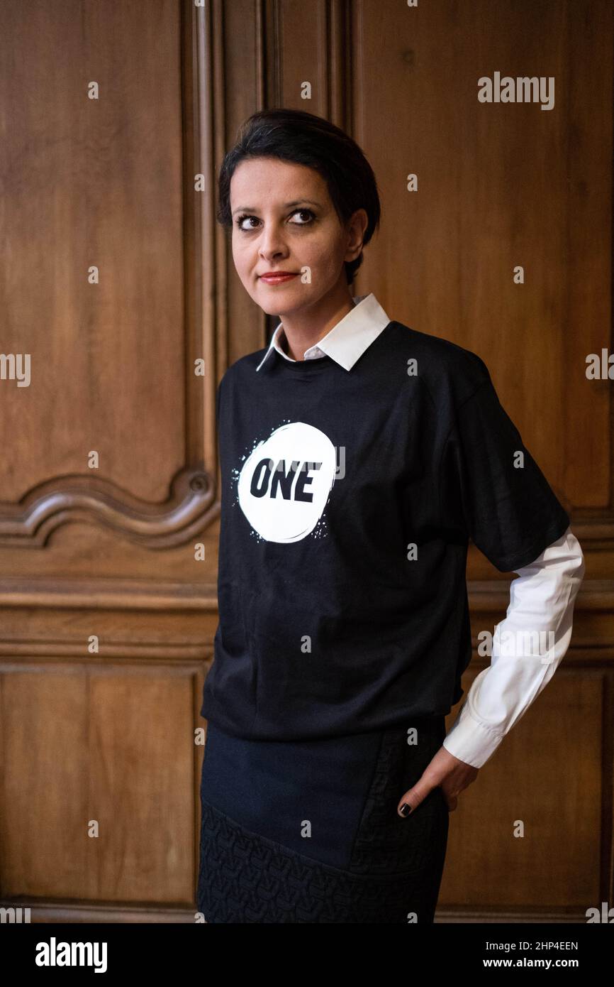 Portrait de Najat Vallaud Belkacem, ancien juriste français et politicien du Parti socialiste qui a été la première femme française à servir de ministre de l'éducation, de l'enseignement supérieur et de la recherche dans les gouvernements des premiers ministres successifs Manuel Valls et Bernard Cazeneuve de 2014 à 2017. France. Banque D'Images