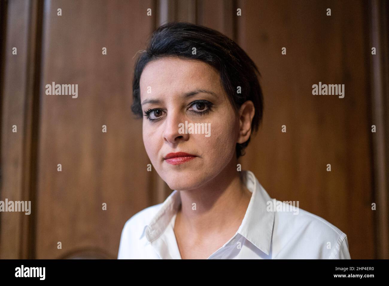 Portrait de Najat Vallaud Belkacem, ancien juriste français et politicien du Parti socialiste qui a été la première femme française à servir de ministre de l'éducation, de l'enseignement supérieur et de la recherche dans les gouvernements des premiers ministres successifs Manuel Valls et Bernard Cazeneuve de 2014 à 2017. France. Banque D'Images