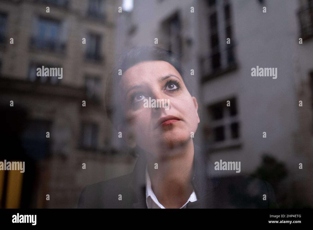 Portrait de Najat Vallaud Belkacem, ancien juriste français et politicien du Parti socialiste qui a été la première femme française à servir de ministre de l'éducation, de l'enseignement supérieur et de la recherche dans les gouvernements des premiers ministres successifs Manuel Valls et Bernard Cazeneuve de 2014 à 2017. France. Banque D'Images