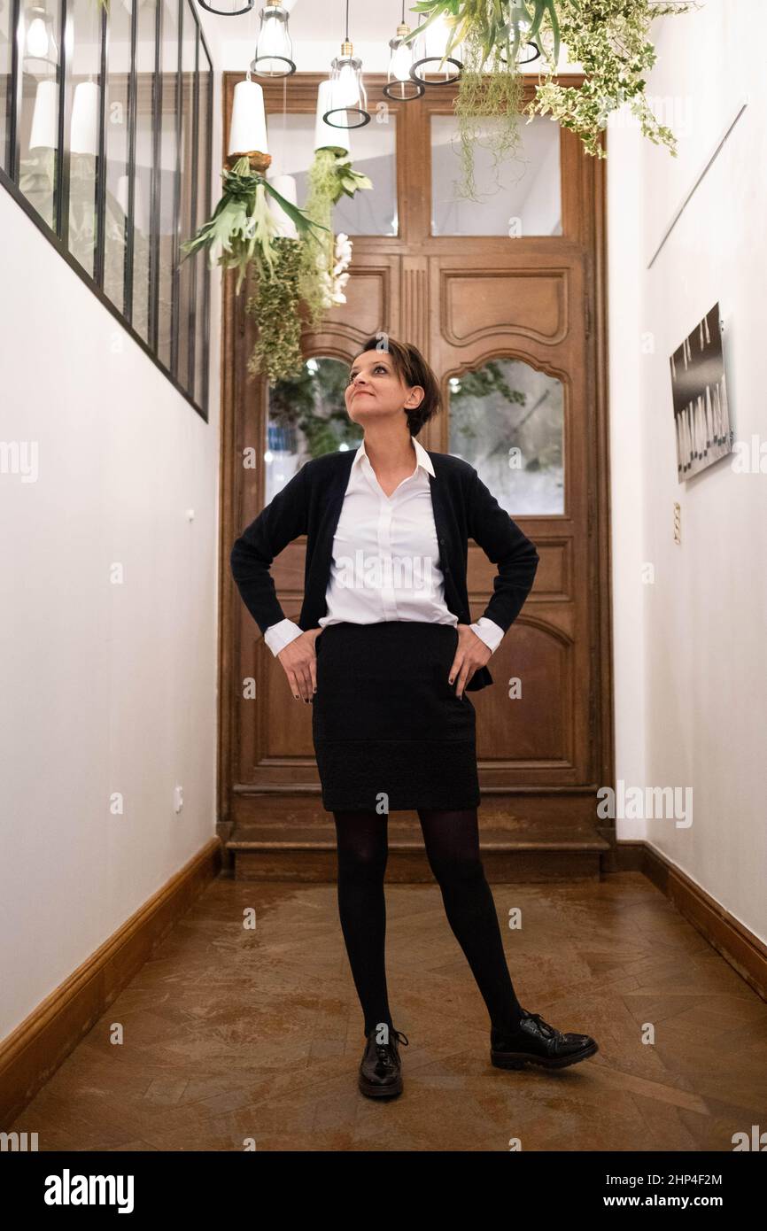 Portrait de Najat Vallaud Belkacem, ancien juriste français et politicien du Parti socialiste qui a été la première femme française à servir de ministre de l'éducation, de l'enseignement supérieur et de la recherche dans les gouvernements des premiers ministres successifs Manuel Valls et Bernard Cazeneuve de 2014 à 2017. France. Banque D'Images