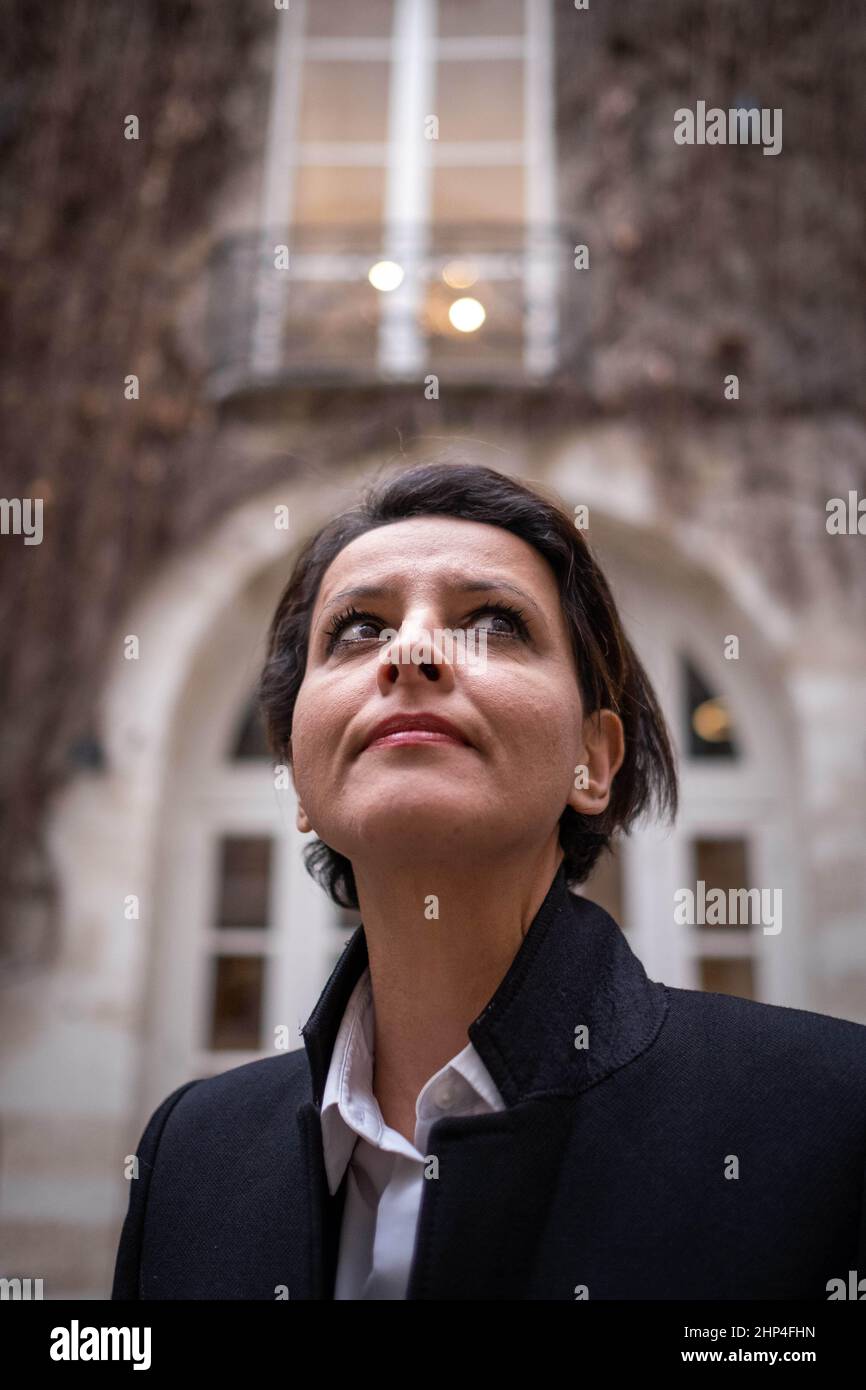 Portrait de Najat Vallaud Belkacem, ancien juriste français et politicien du Parti socialiste qui a été la première femme française à servir de ministre de l'éducation, de l'enseignement supérieur et de la recherche dans les gouvernements des premiers ministres successifs Manuel Valls et Bernard Cazeneuve de 2014 à 2017. France. Banque D'Images
