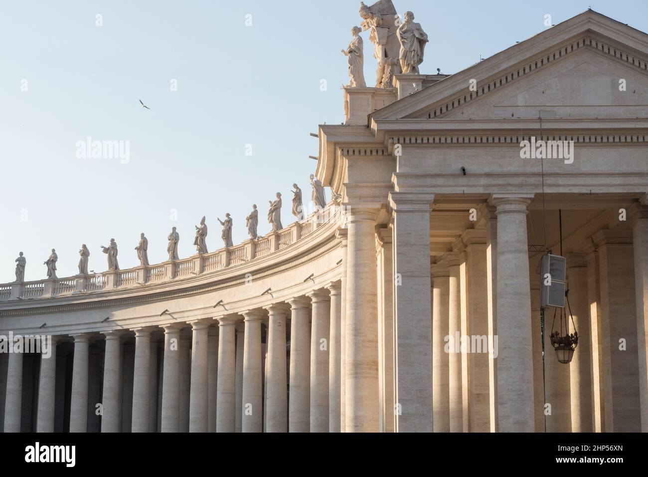 19 avril 2018, basilique Saint-pierre, colonnes autour de la place du Vatican Banque D'Images