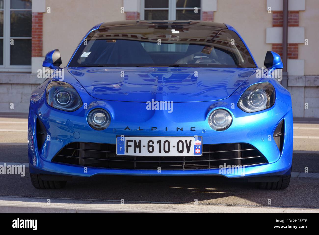 SEPTEMBRE 2021 - MELUN - FRANCE: Vue sur la Renault Alpine qui est une marque française célèbre de voiture de sport Banque D'Images