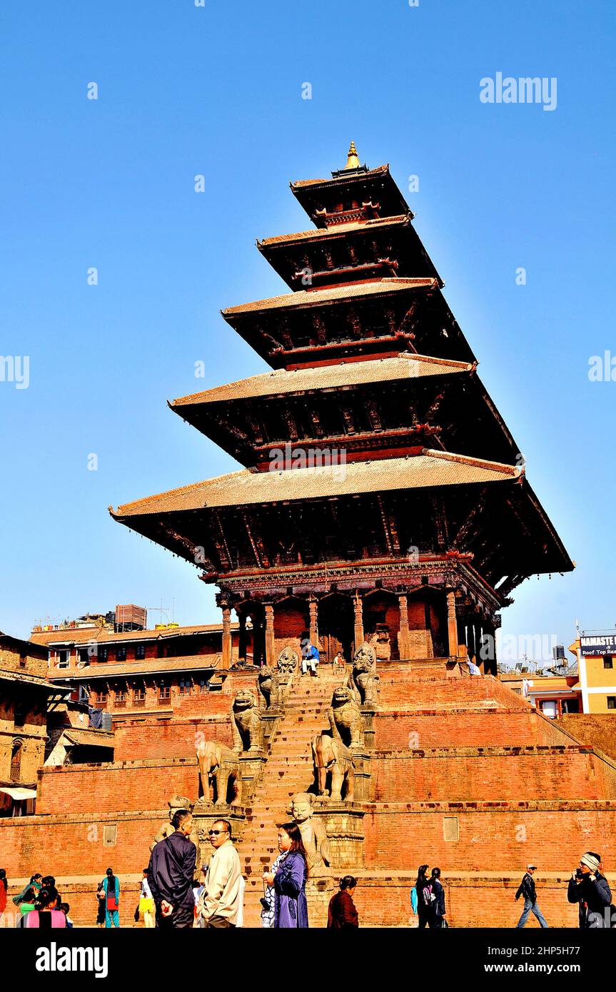 Le temple de Nyatapola, le temple des cinq toits, la place Taumdhadi Tole, Bhaktapur, Népal Banque D'Images