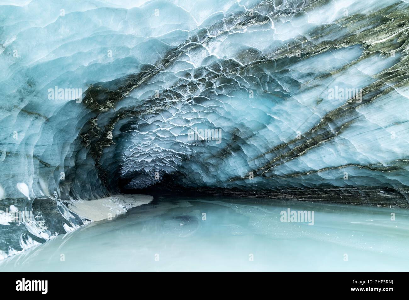 Grotte de glace; glacier Castner, Alaska; formations de glace Banque D'Images