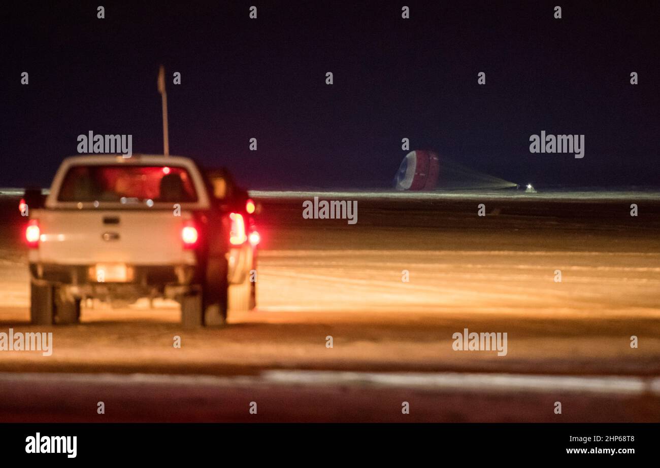 Le Boeing CST-100 Starliner débarque à White Sands, au Nouveau-Mexique, le dimanche 22 décembre 2019. L'atterrissage termine un essai orbital en vol abrégé pour la compagnie qui répond encore à plusieurs objectifs de mission pour le programme commercial Crew de la NASA. Banque D'Images