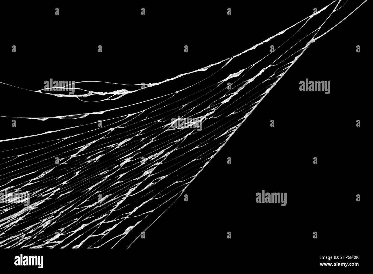 Art de rides et des fissures de verre causés par smashing et relevant les bosses. isolé sur fond noir Banque D'Images