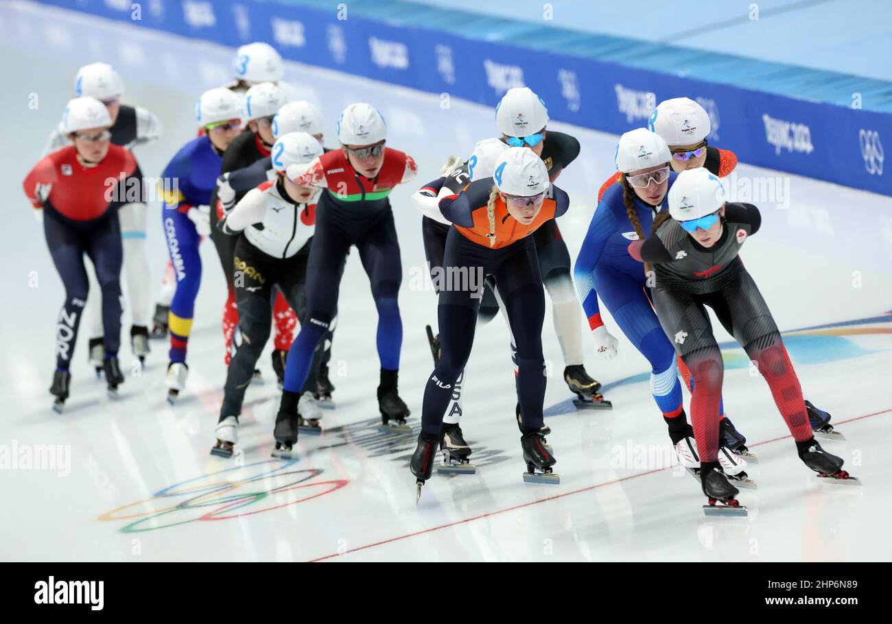 2022 Jeux Olympiques de Beijing - Patinage de vitesse - semi-finales de  masse des femmes - National Speed Skating Oval, Beijing, Chine - 19 février  2022. Nadja Wenger de Suisse, Park Jiwoo