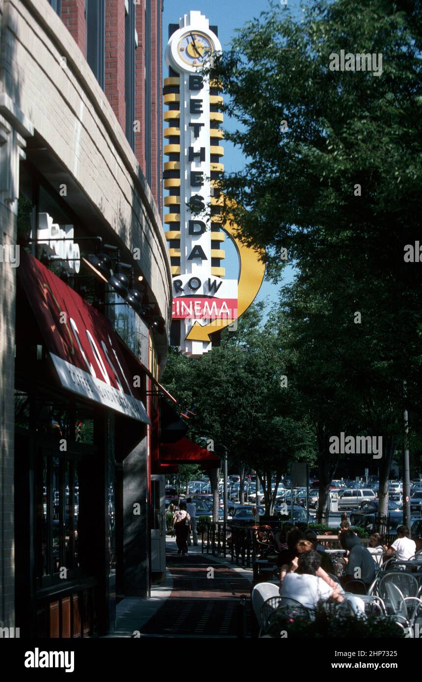 De nombreuses attractions locales, à proximité du campus des National Institutes of Health (NIH), attirent les gens à Bethesda CA. Juillet 2002 Banque D'Images