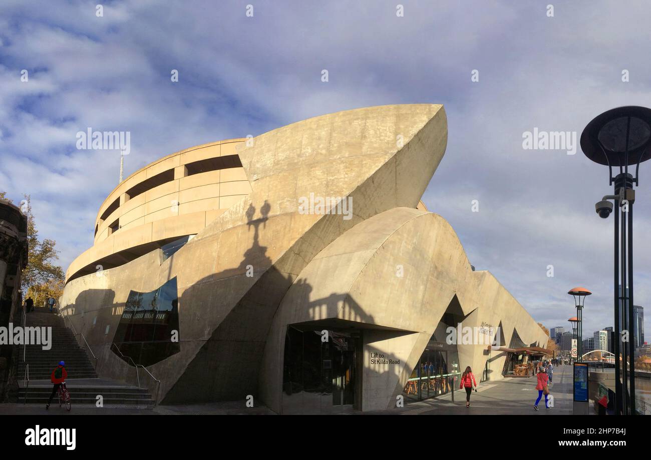 Melbourne, Victoria, Australie - Arts Centre Melbourne by Roy Grounds, structure en béton brutaliste Banque D'Images