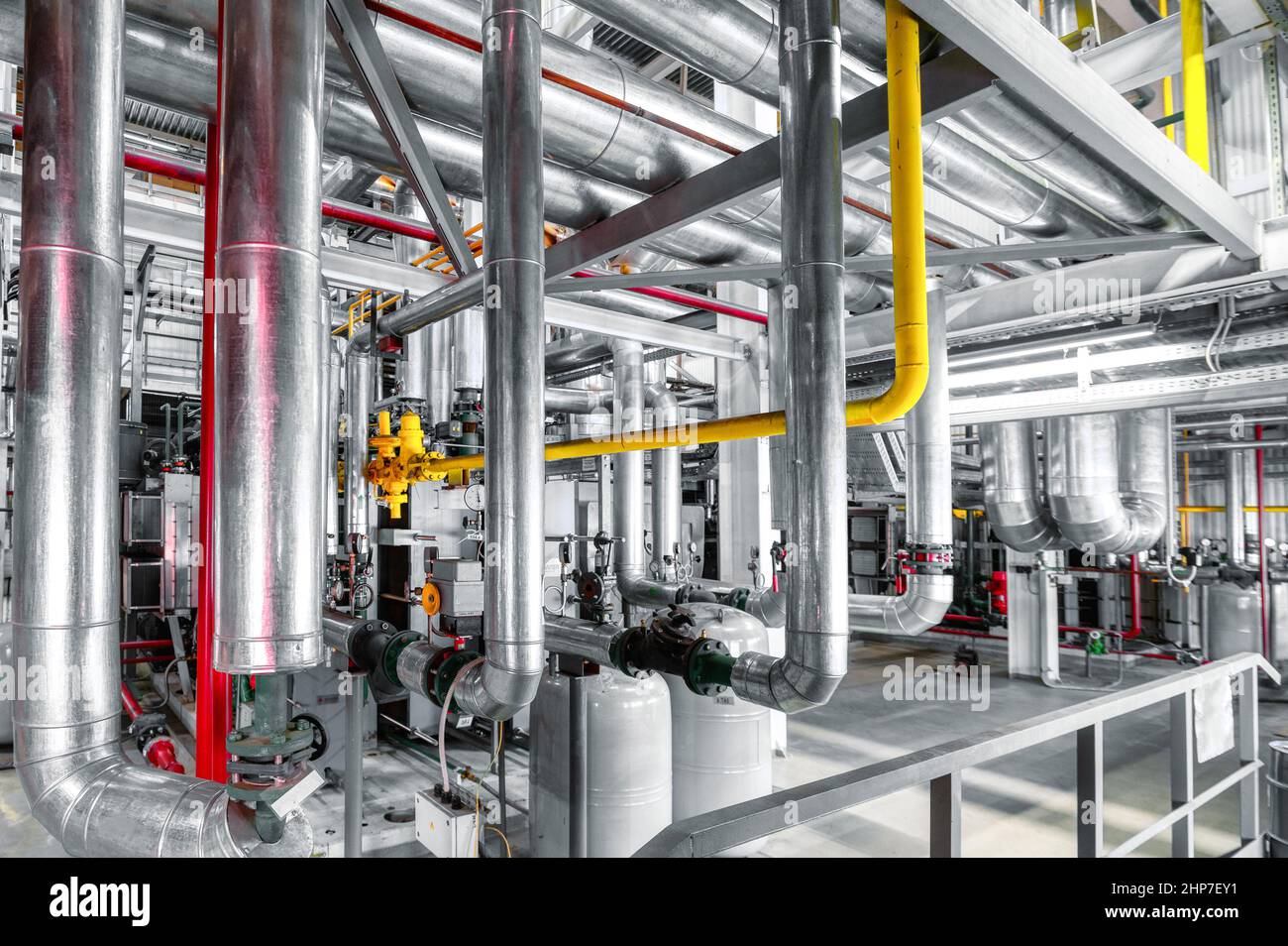 Système complexe industriel de pipelines, vannes, capteurs Banque D'Images