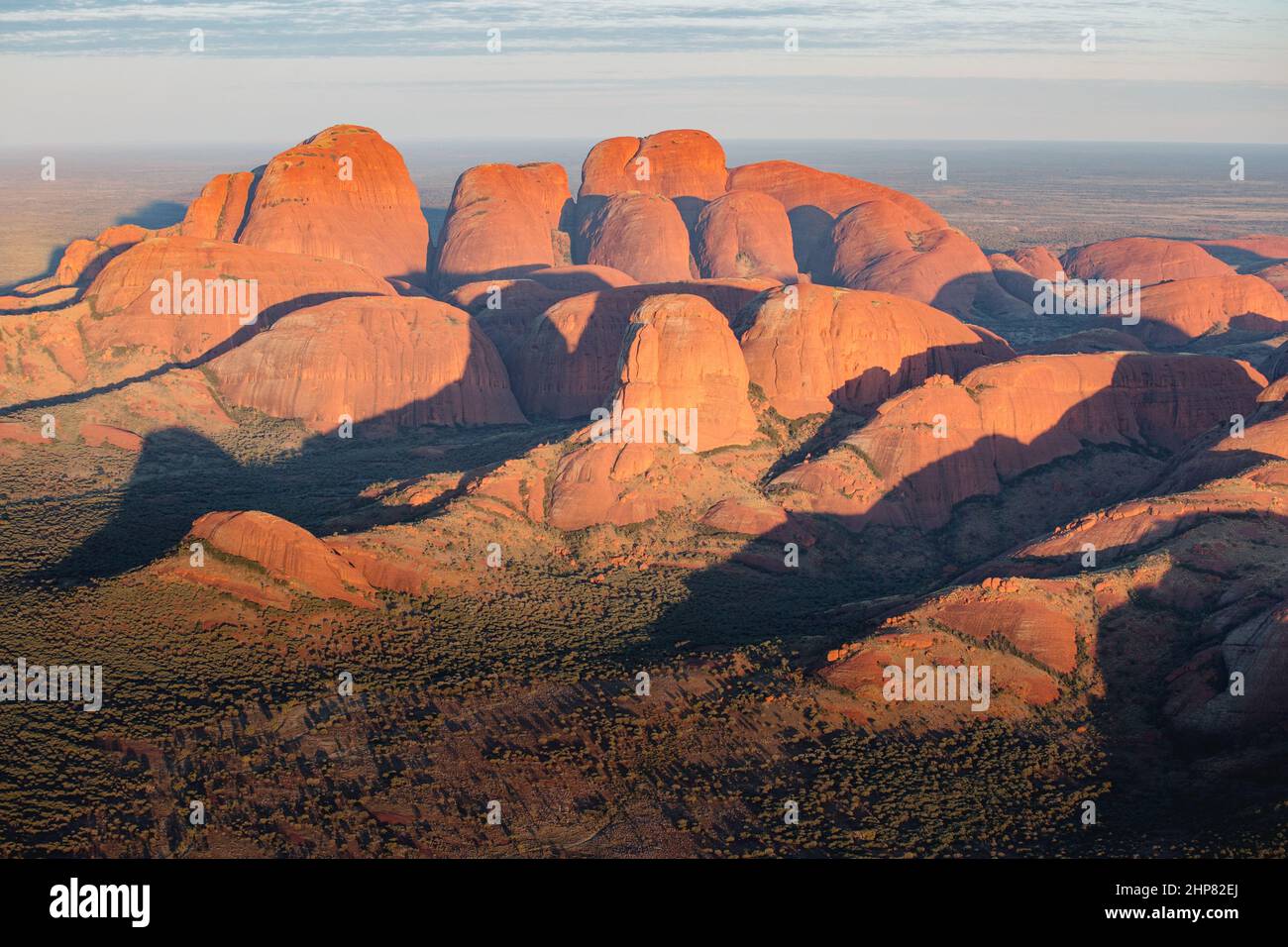 AUSTRALIE,22 septembre 2016:Kata Tjuta au lever du soleil d'en haut, territoire du Nord Banque D'Images
