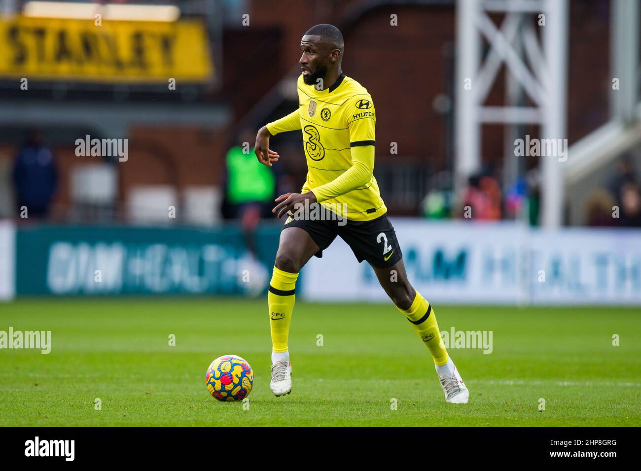 LONDRES. UK.FEB 19th Antonio Rudiger de Chelsea contrôle le ballon lors du match de la Premier League entre Crystal Palace et Chelsea à Selhurst Park, Londres, le samedi 19th février 2022. (Credit: Federico Maranesi | MI News) Credit: MI News & Sport /Alay Live News Banque D'Images