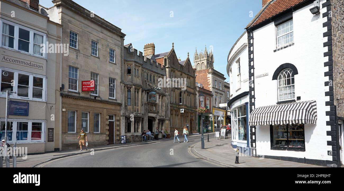 Vue sur la rue Glastonbury Town Banque D'Images