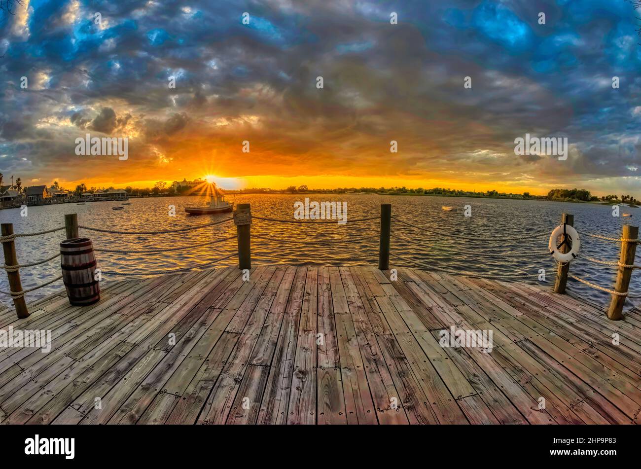 Coucher de soleil au lac Sumter atterrissage dans les villages, Floride - Fisheye View Banque D'Images