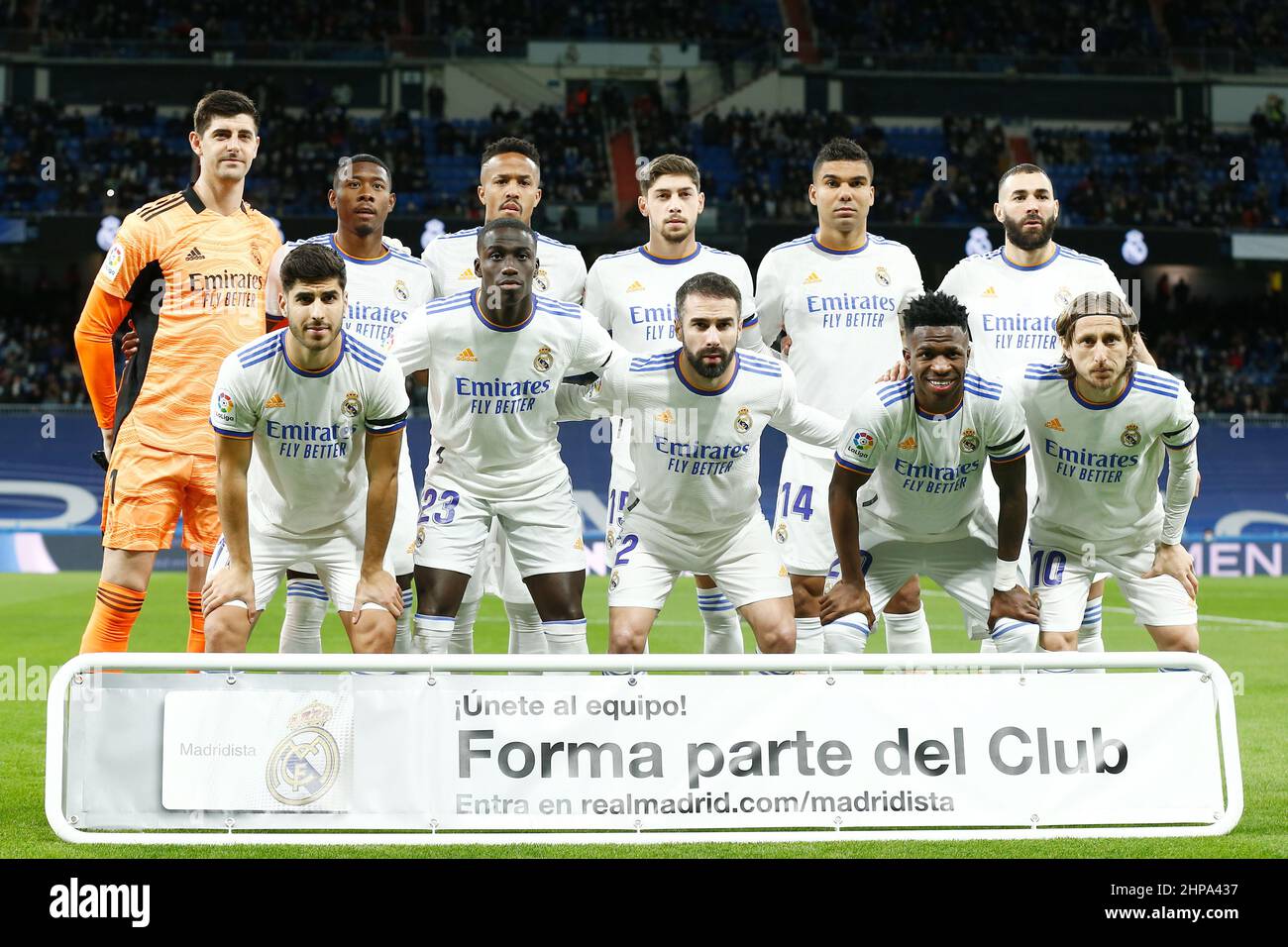 Madrid, Espagne. 19th févr. 2022. Real Madrid Team group line-up (Real) football/Soccer : Espagnol 'la Liga Santander' match entre Real Madrid CF 3-0 Deportivo Alaves à l'Estadio Santiago Bernabeu à Madrid, Espagne . Crédit: Mutsu Kawamori/AFLO/Alay Live News Banque D'Images