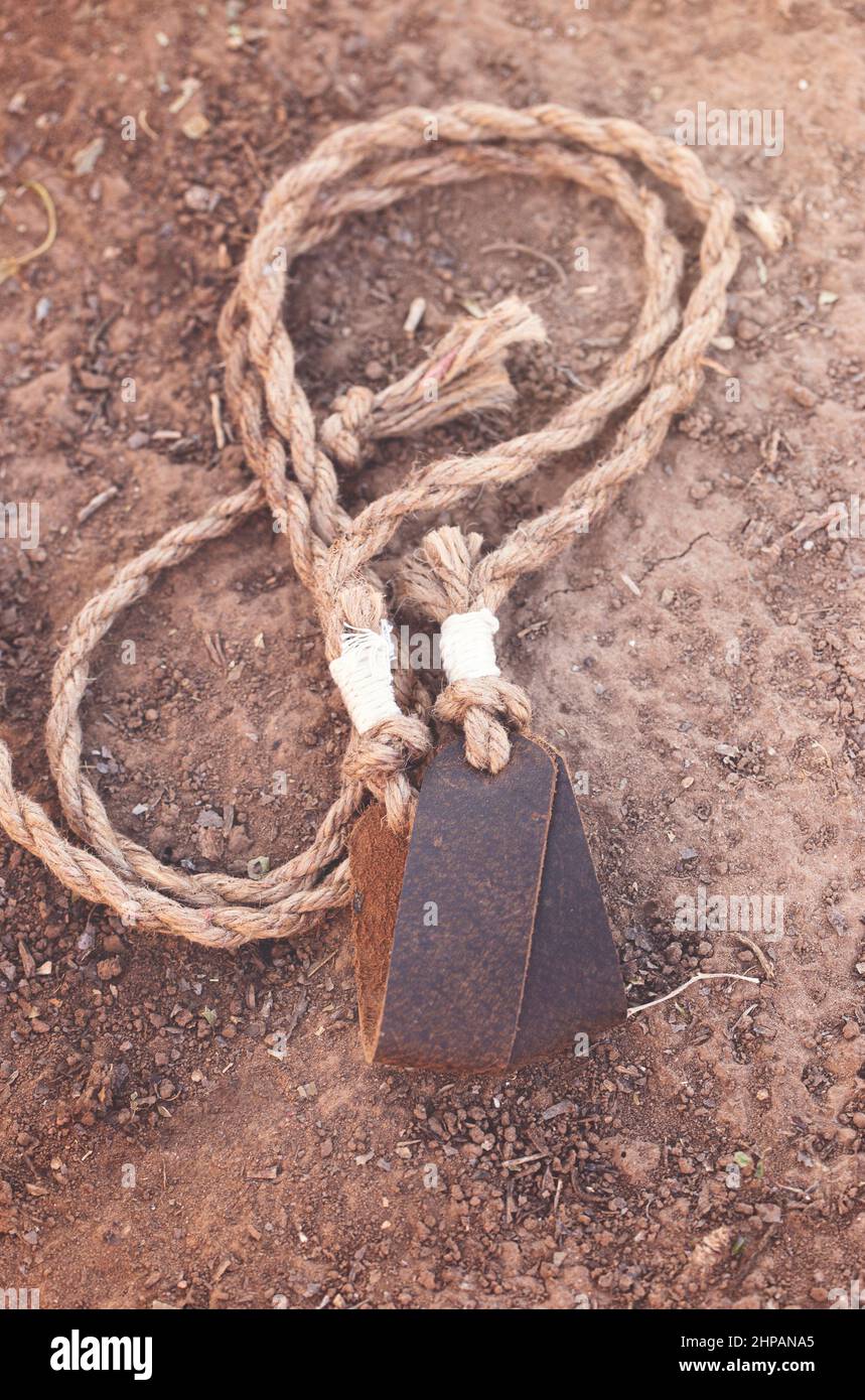 Style ancien classique Sling dans la terre Banque D'Images