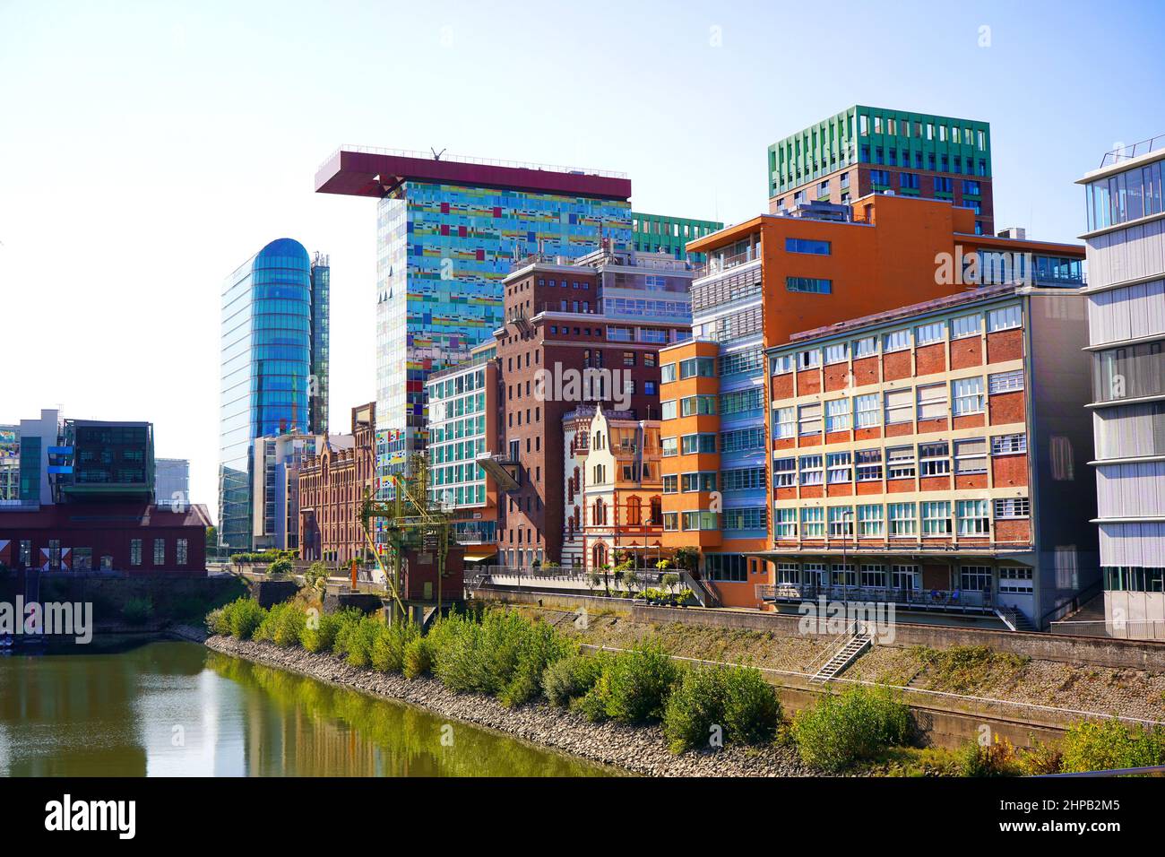 Bâtiments commerciaux modernes à Medienhafen à Düsseldorf/Allemagne. Banque D'Images