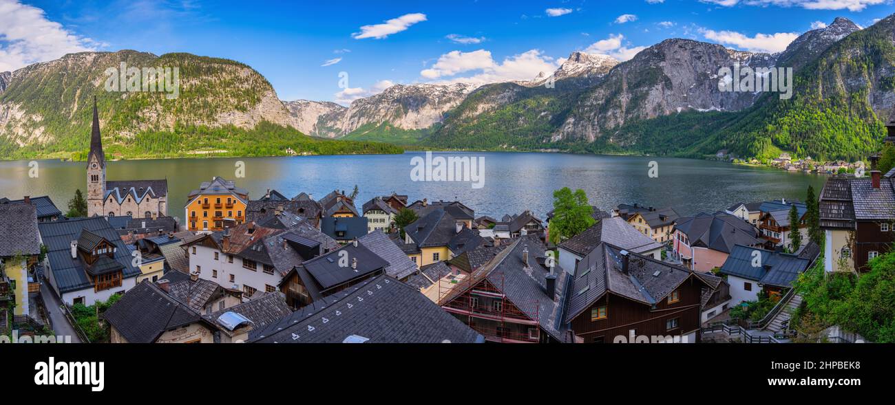 Hallstatt Autriche, nature paysage panorama du village de Hallstatt avec lac et montagne Banque D'Images