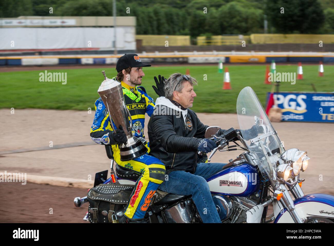 Adam Ellis (champion britannique avec trophée), Sam Ermolenko (champion du monde 1993). Sheffield Tigers 52-38 Ipswich Witches. 26 août 2021 Banque D'Images