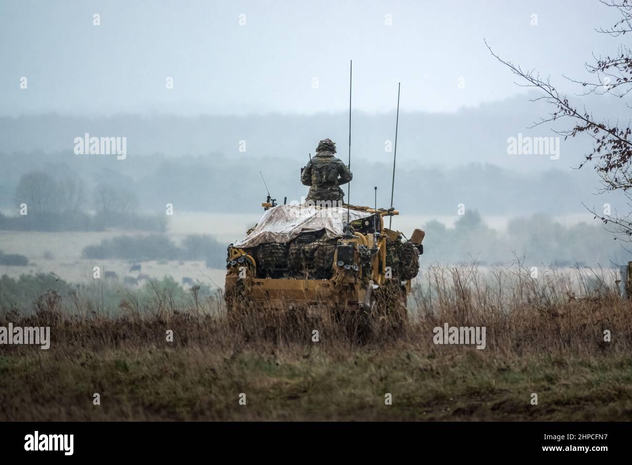 L'armée britannique Supacan Jackal 4x4 d'assaut rapide, de soutien au feu et de véhicules de reconnaissance lors d'un exercice militaire d'entraînement de combat, Wiltshire Royaume-Uni Banque D'Images