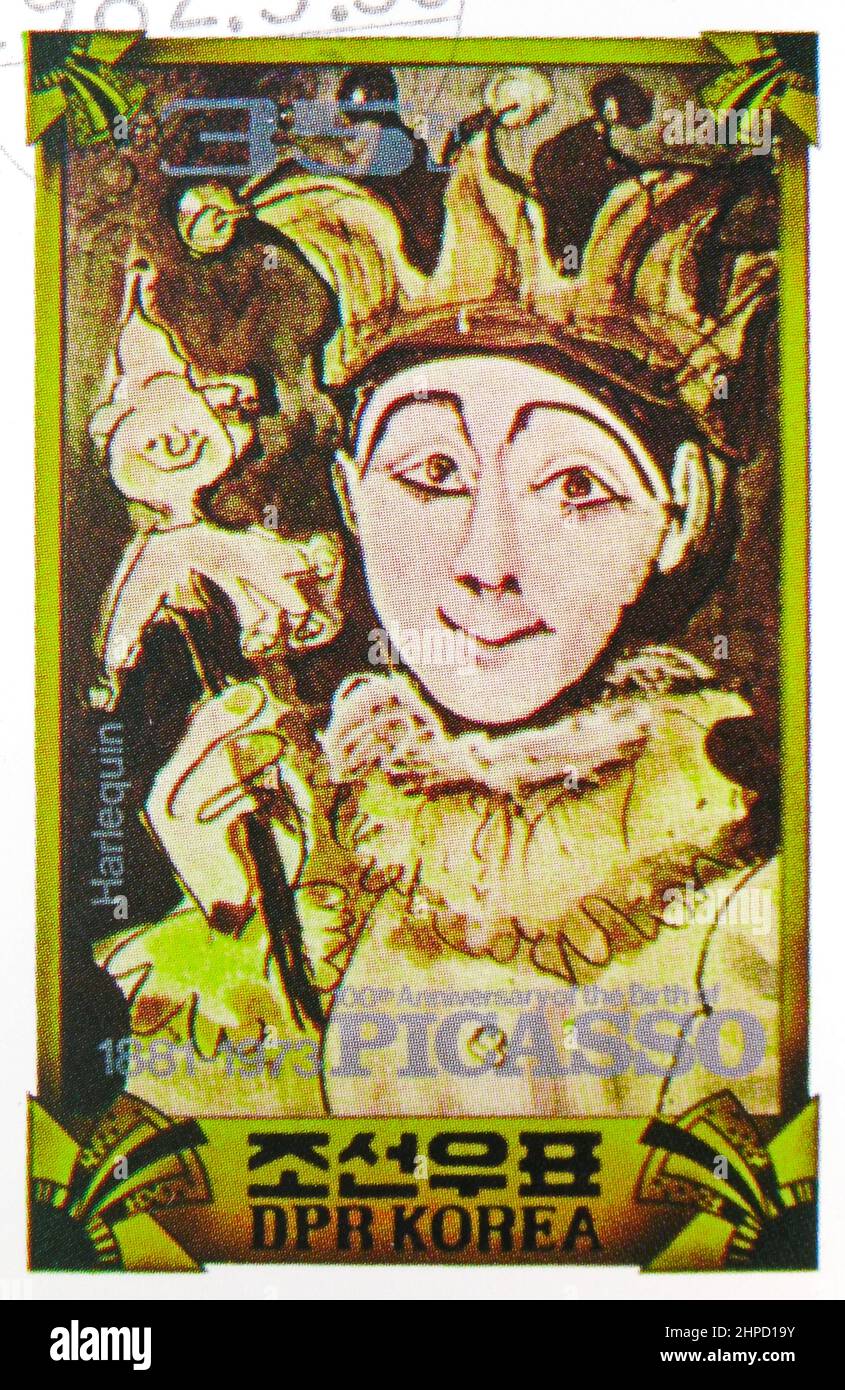 MOSCOU, RUSSIE - 4 NOVEMBRE 2021: Timbre-poste imprimé en Corée montre Harlequin (différent), centenaire de la naissance de la série Pablo Picasso, vers 1982 Banque D'Images