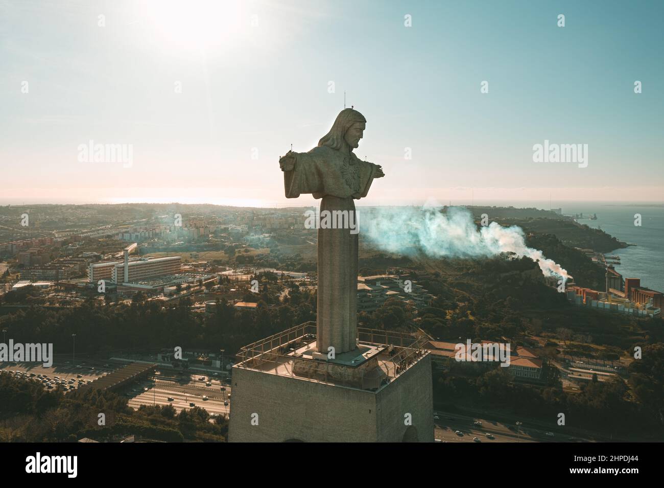 Photo aérienne du Sanctuaire du Christ Roi, Santuario de Cristo Rei à Lisbonne, Portugal Banque D'Images