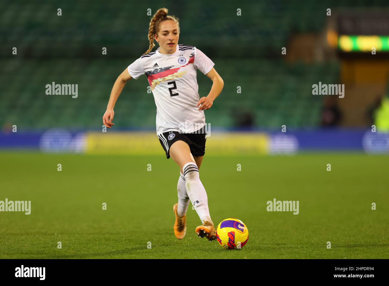 Norwich, Norfolk, Angleterre; 20th février 2022 ; Carrow Road, Norwich, Norforlk, Angleterre; Arnold Clark Womens International football Canada contre l'Allemagne: Sophia Kleinherne d'Allemagne Banque D'Images