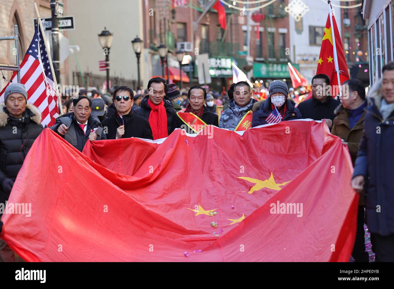 New York, NY, États-Unis. 20th févr. 2022. Chinatown, New York, États-Unis, le 20 février 2022 - les participants à la parade et au festival chinois lunaires du nouvel an ont célébré leur fête dans le quartier chinois de New York. Photo: Giada Papini/EuropaNewswire.CRÉDIT PHOTO OBLIGATOIRE. (Image de crédit : © Luiz Rampelotto/ZUMA Press Wire) Banque D'Images