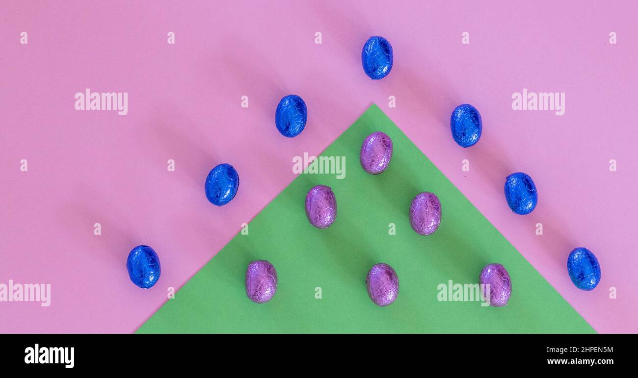 Motif œufs de Pâques rose et bleu Banque D'Images