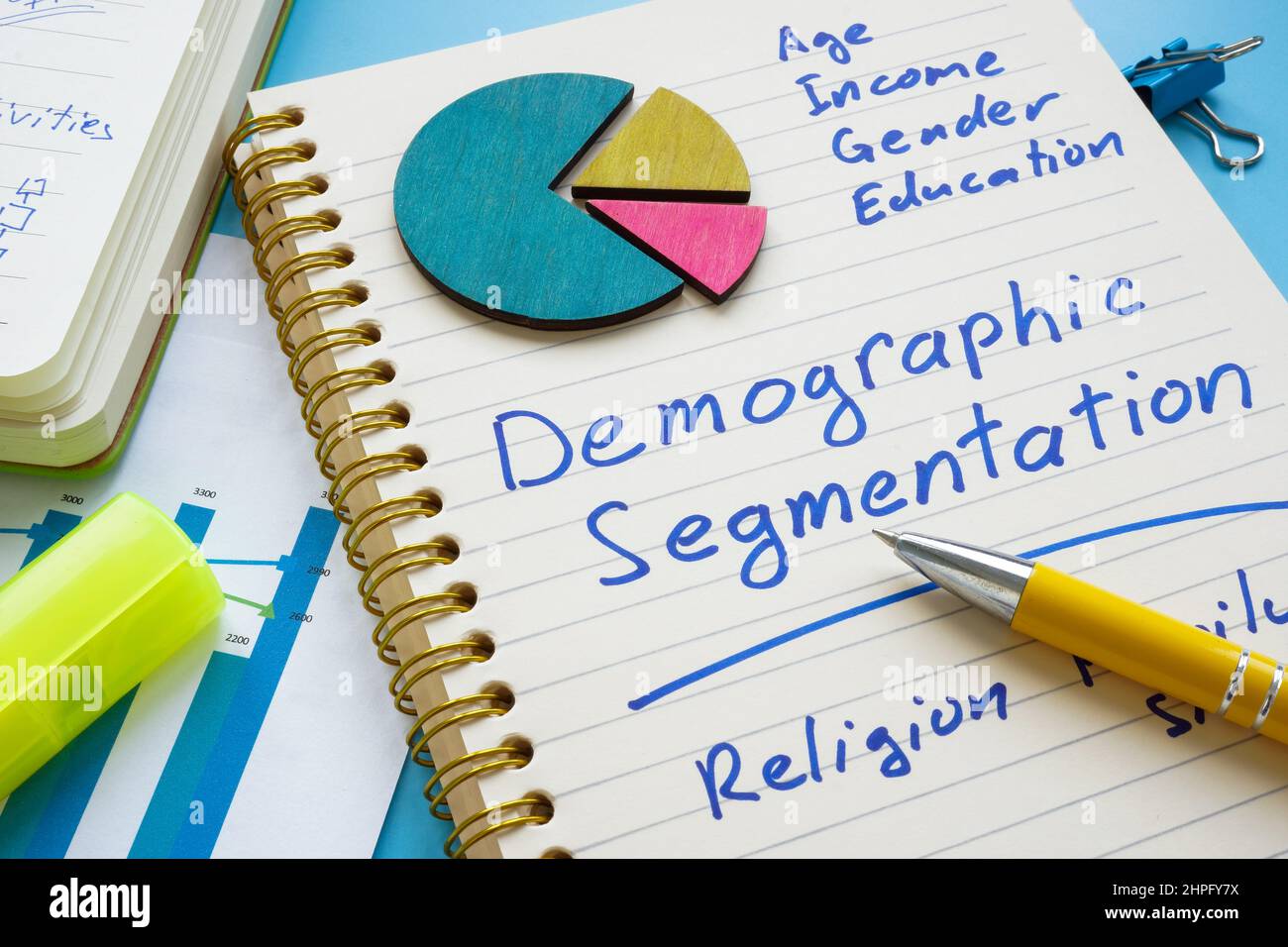 Liste de segmentation démographique sur la page et les documents. Banque D'Images
